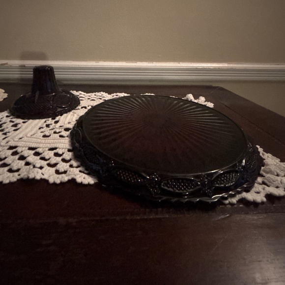 Vintage Avon 1876 Cape Cod Ruby Red Cake Stand Perfect for Valentine's Day!!!!♥️ - Picture 3 of 3